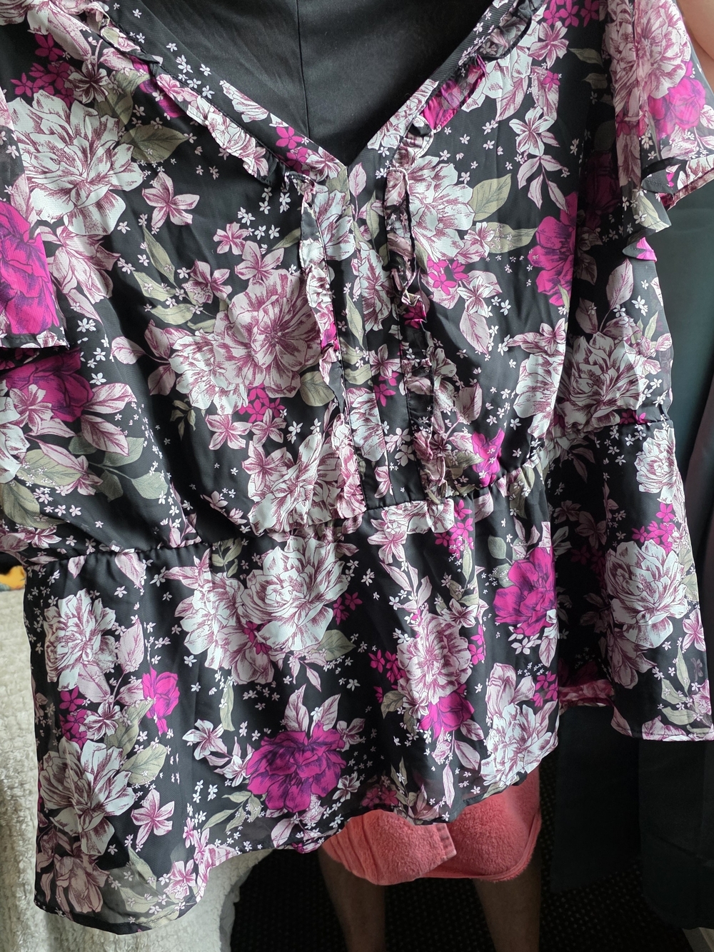 Lane Bryant, Sz 22, Black Floral Flutter Skeeve Blouse with Pink Accents